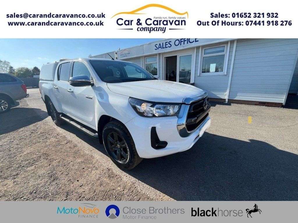 A 2019 TOYOTA HI-LUX 2.4 D-4D Invincible Pickup Double Cab 4dr Diesel Manual 4WD Euro 6 (s/s) (T A 2019 TOYOTA HI-LUX 2.4 D-4D Invincible Pickup Double Cab 4dr Diesel Manual 4WD Euro 6 (s/s) (T