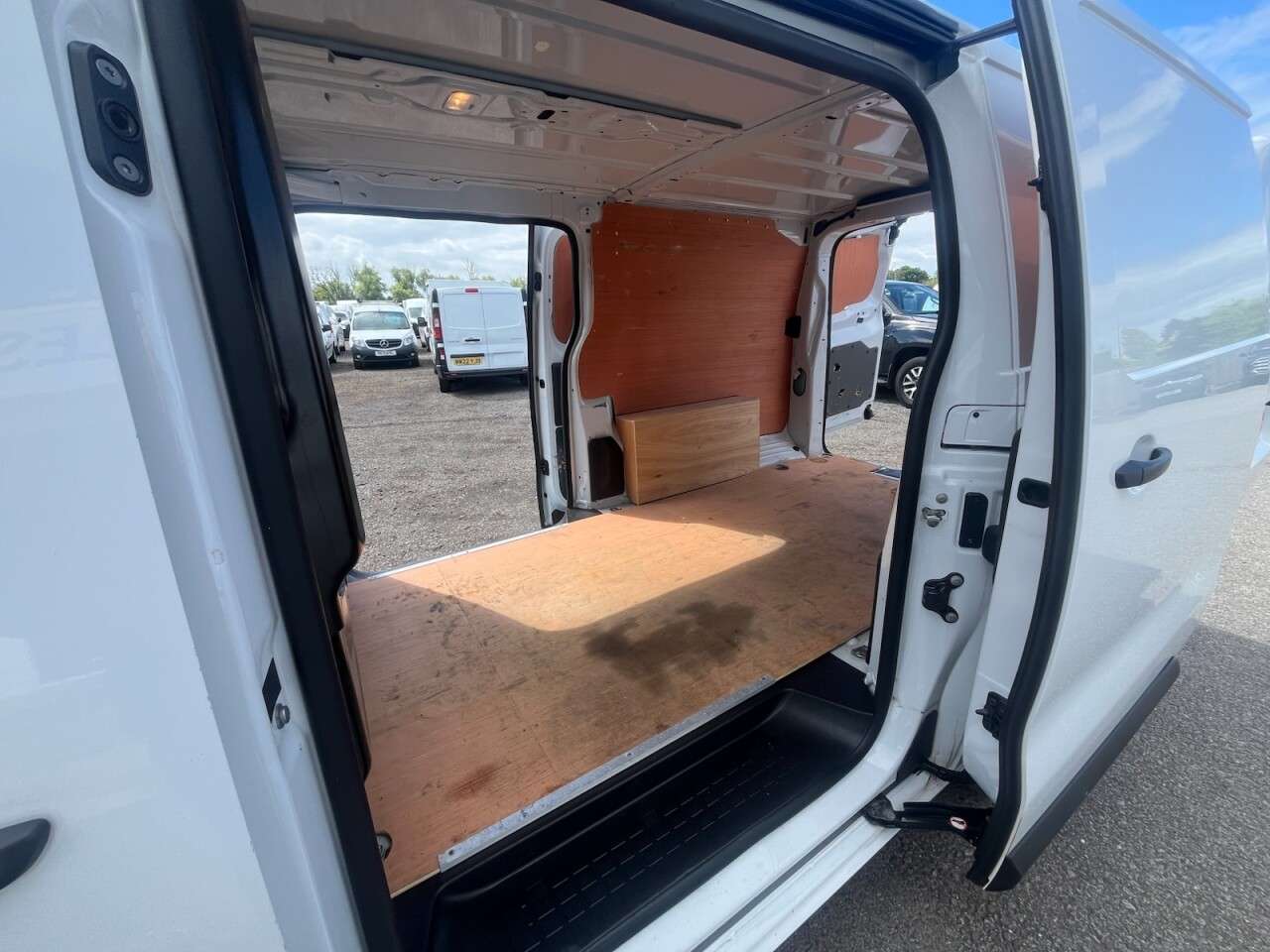 2023 VAUXHALL VIVARO 2023 VAUXHALL VIVARO