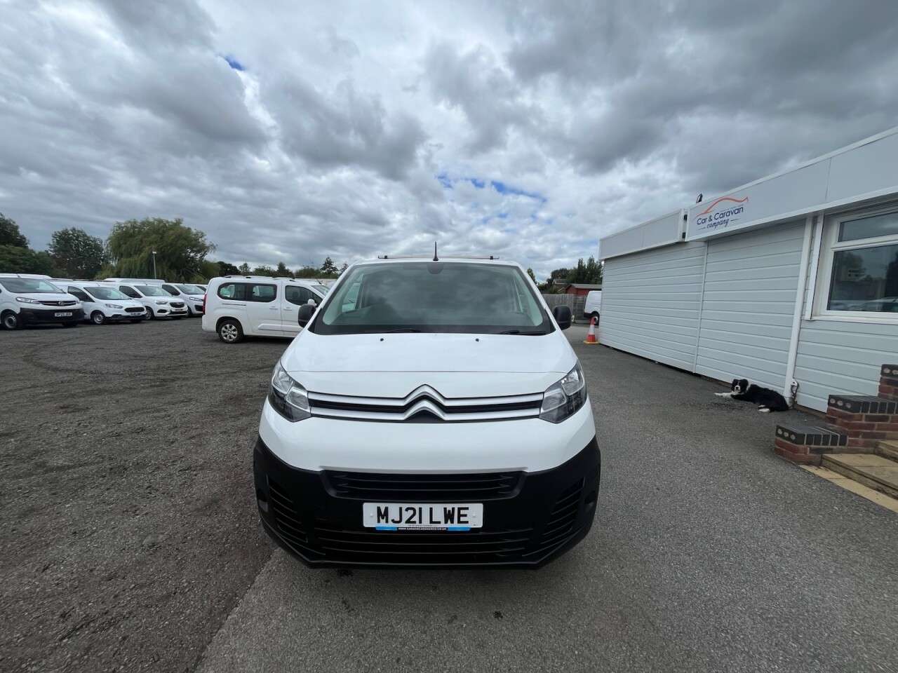A 2021 CITROEN DISPATCH 1.5 BlueHDi 1000 Enterprise M Panel Van 6dr Diesel Manual FWD 2 Euro 6 (s/s A 2021 CITROEN DISPATCH 1.5 BlueHDi 1000 Enterprise M Panel Van 6dr Diesel Manual FWD 2 Euro 6 (s/s