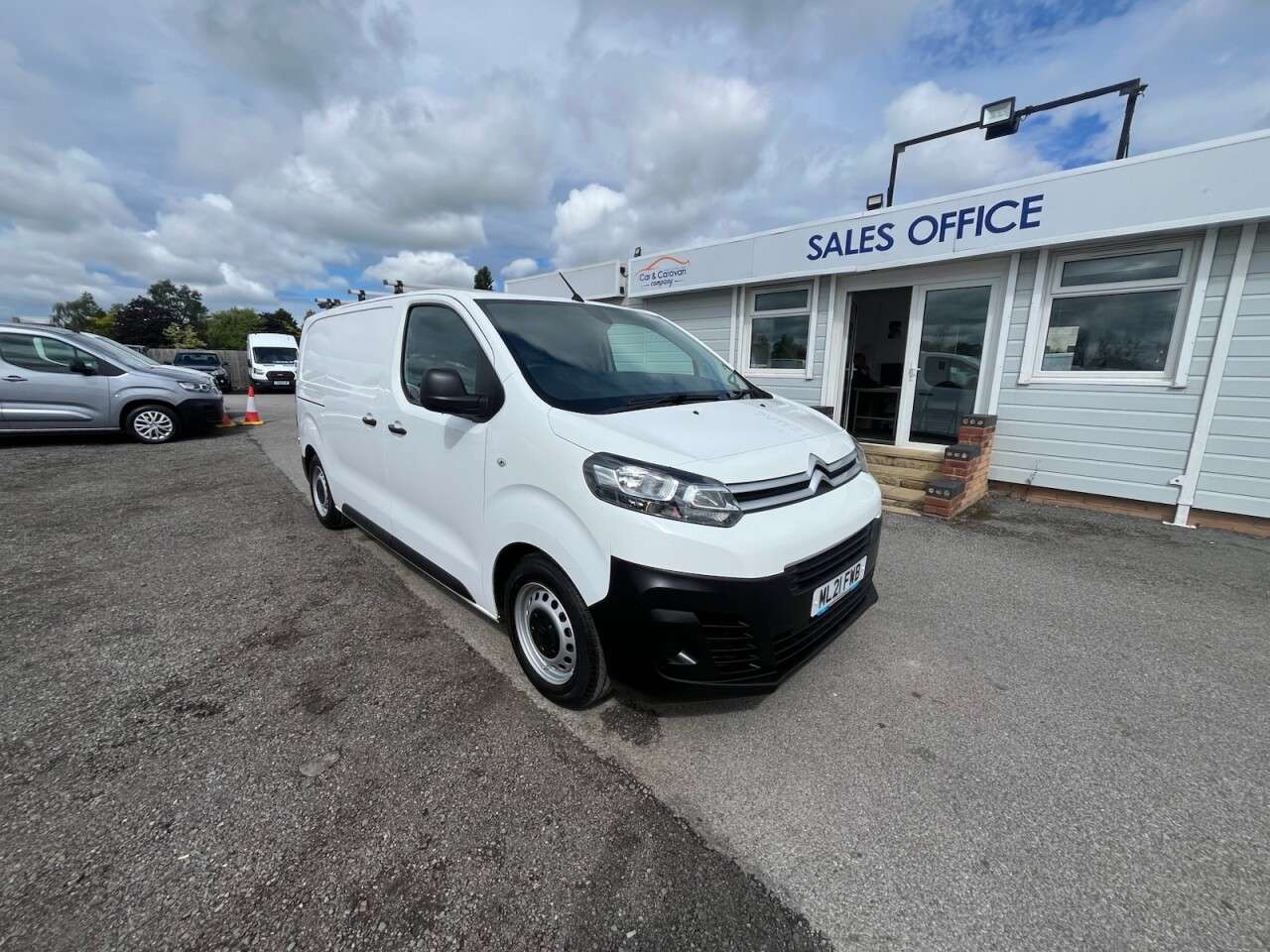 A 2021 CITROEN DISPATCH 1.5 BlueHDi 1000 Enterprise M Panel Van 6dr Diesel Manual FWD 2 Euro 6 (s/s A 2021 CITROEN DISPATCH 1.5 BlueHDi 1000 Enterprise M Panel Van 6dr Diesel Manual FWD 2 Euro 6 (s/s