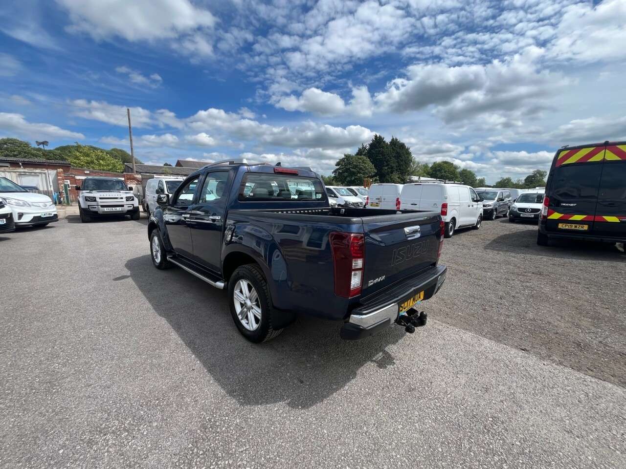 2017 ISUZU D-MAX 2017 ISUZU D-MAX