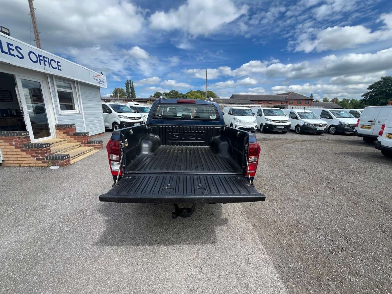2017 ISUZU D-MAX 2017 ISUZU D-MAX