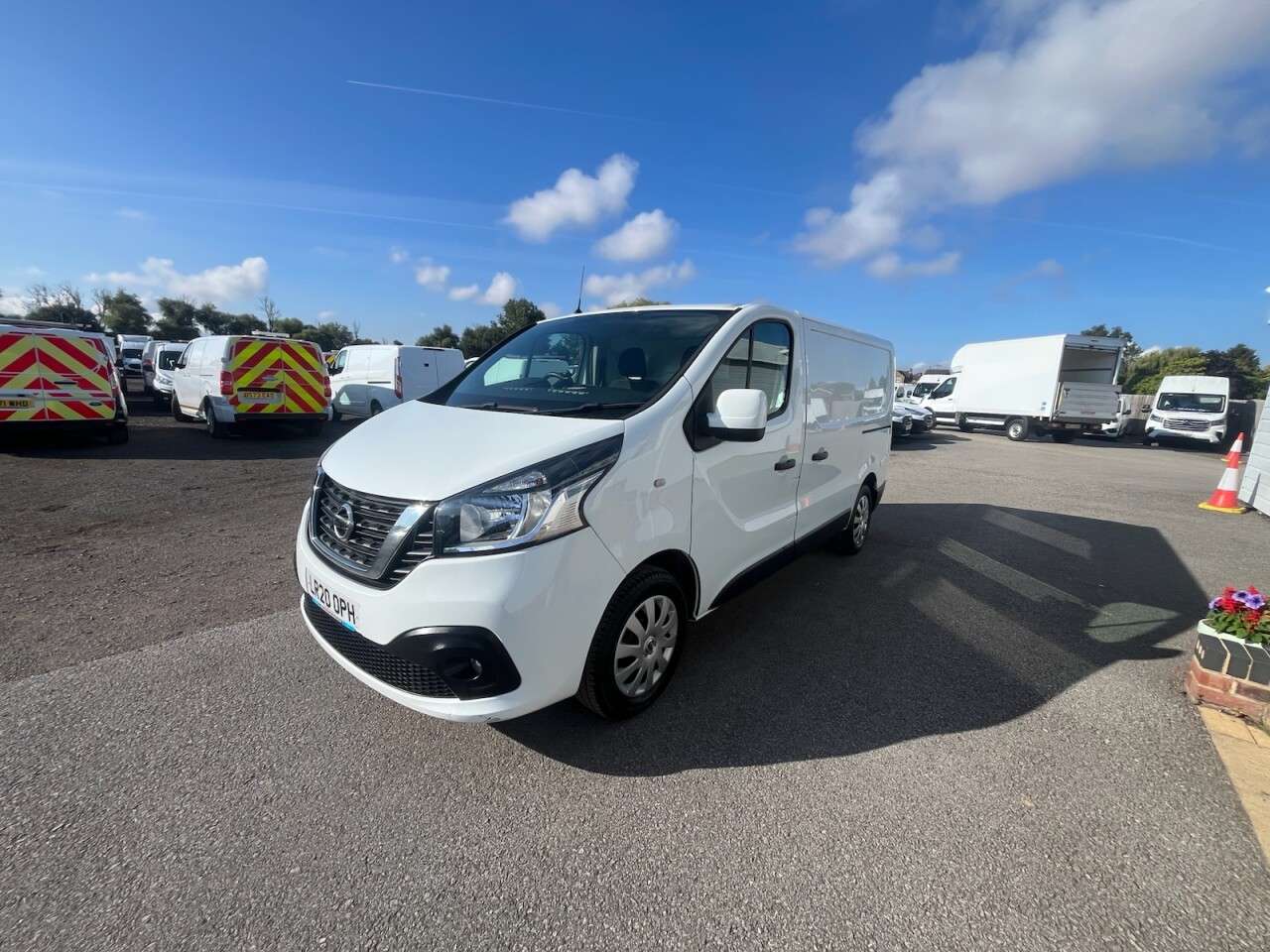 2020 NISSAN NV300 2020 NISSAN NV300