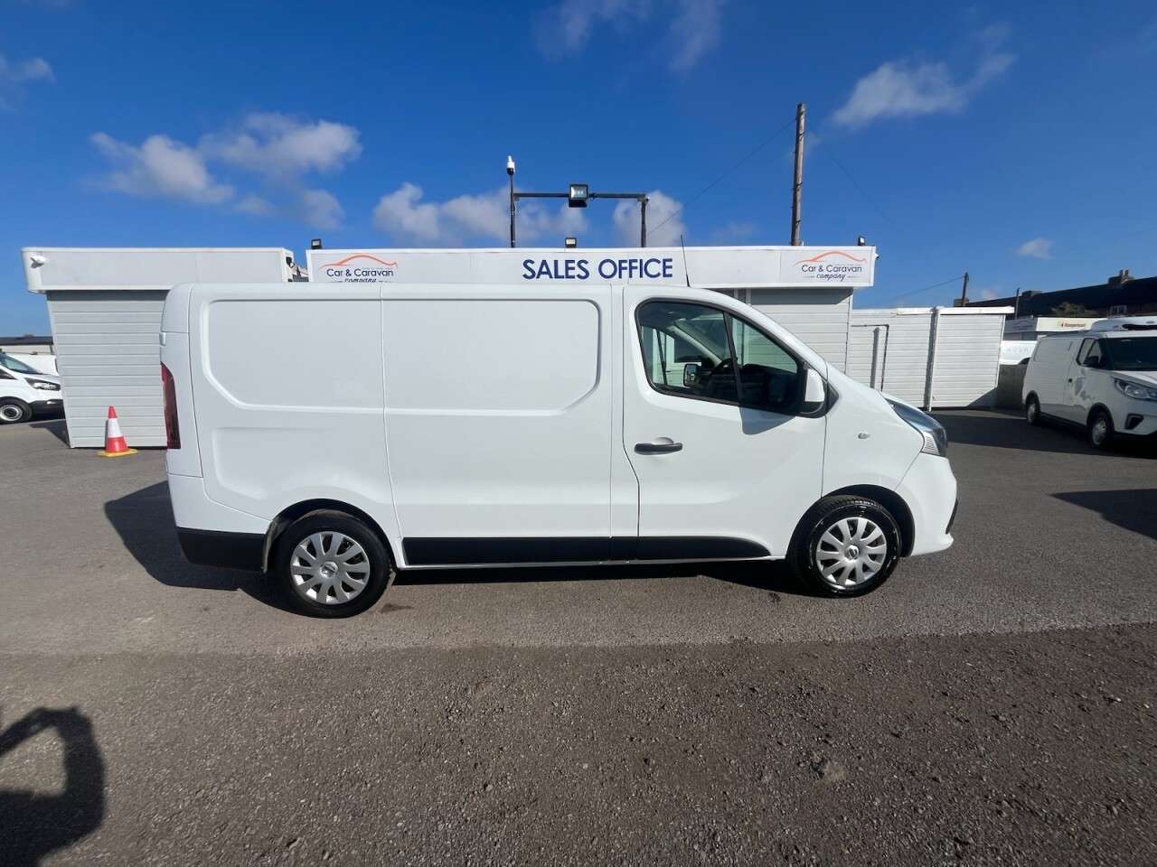 2020 NISSAN NV300 2020 NISSAN NV300