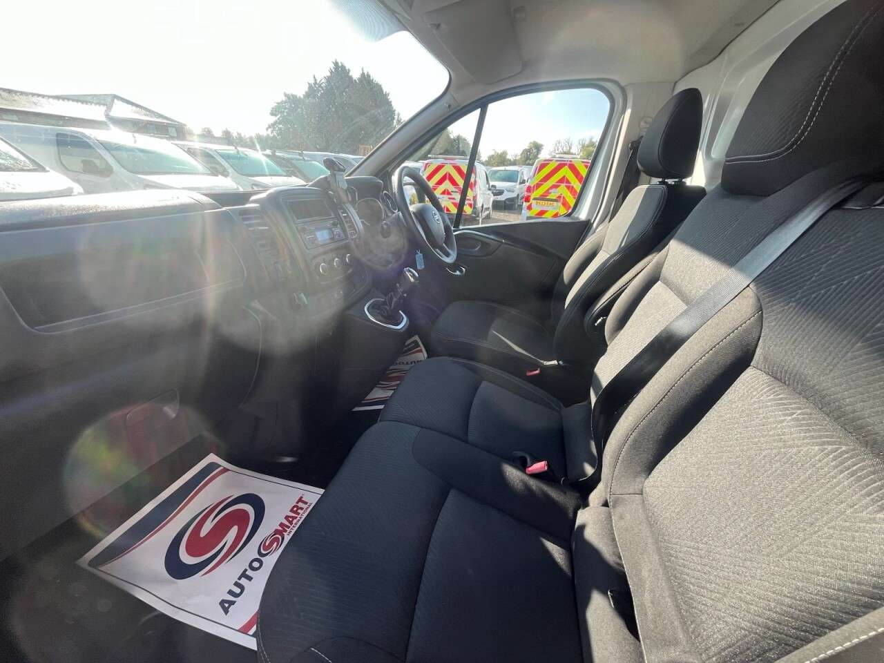 2020 NISSAN NV300 2020 NISSAN NV300
