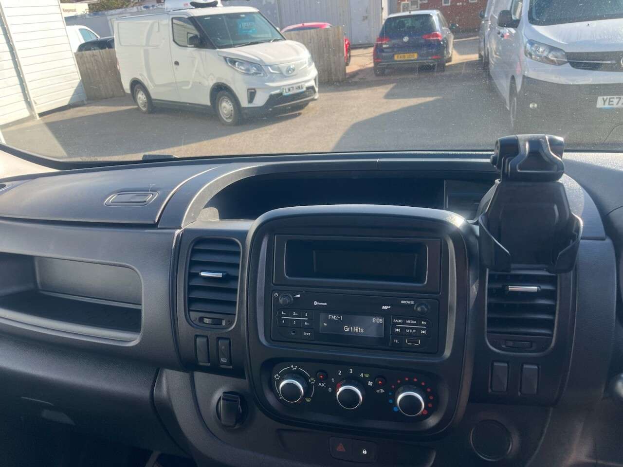2020 NISSAN NV300 2020 NISSAN NV300