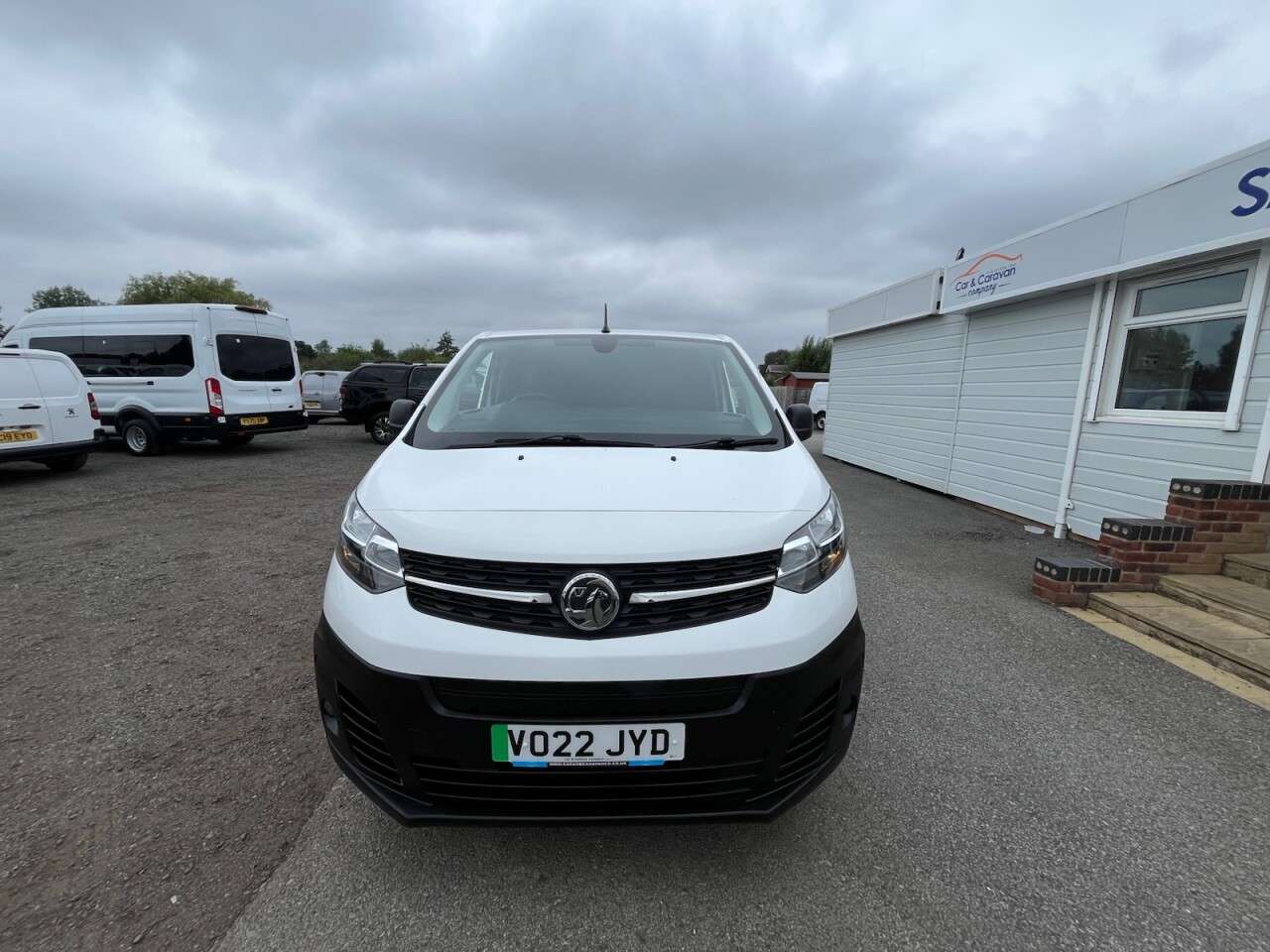 A 2022 VAUXHALL VIVARO ELECTRIC 3100 75kWh Dynamic Panel Van 6dr Electric Auto L1 H1 (7.4kW Charger) (136 p A 2022 VAUXHALL VIVARO ELECTRIC 3100 75kWh Dynamic Panel Van 6dr Electric Auto L1 H1 (7.4kW Charger) (136 p