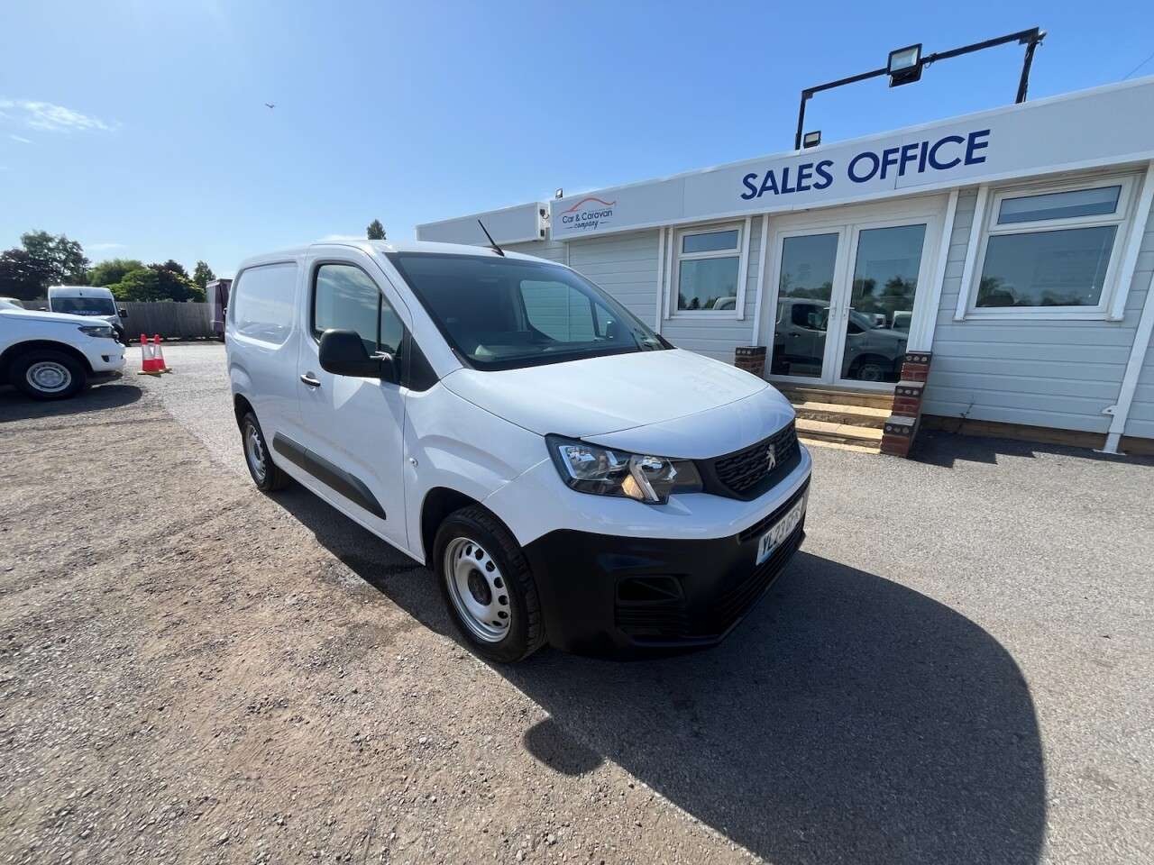 A 2023 PEUGEOT PARTNER 1.5 BlueHDi 1000 Professional Premium + Standard Panel Van 5dr Diesel Manua A 2023 PEUGEOT PARTNER 1.5 BlueHDi 1000 Professional Premium + Standard Panel Van 5dr Diesel Manua