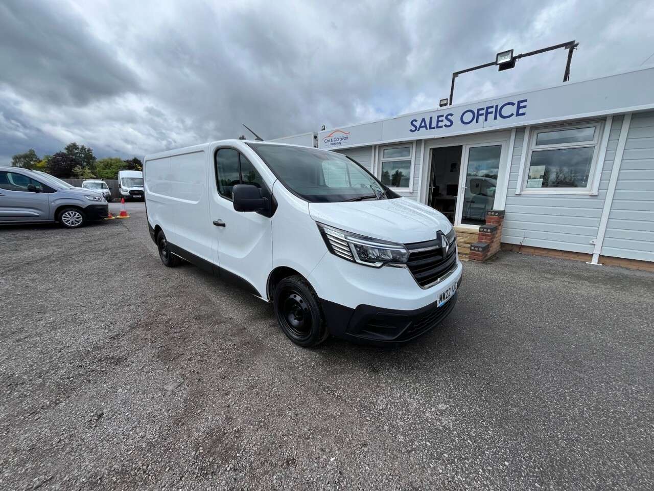 A 2022 RENAULT TRAFIC 2.0 dCi Blue LL30 Business Panel Van 5dr Diesel Manual L2 H1 Euro 6 (s/s) ( A 2022 RENAULT TRAFIC 2.0 dCi Blue LL30 Business Panel Van 5dr Diesel Manual L2 H1 Euro 6 (s/s) (
