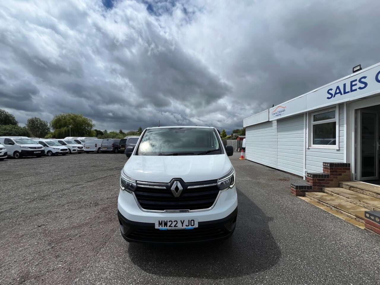 A 2022 RENAULT TRAFIC 2.0 dCi Blue LL30 Business Panel Van 5dr Diesel Manual L2 H1 Euro 6 (s/s) ( A 2022 RENAULT TRAFIC 2.0 dCi Blue LL30 Business Panel Van 5dr Diesel Manual L2 H1 Euro 6 (s/s) (