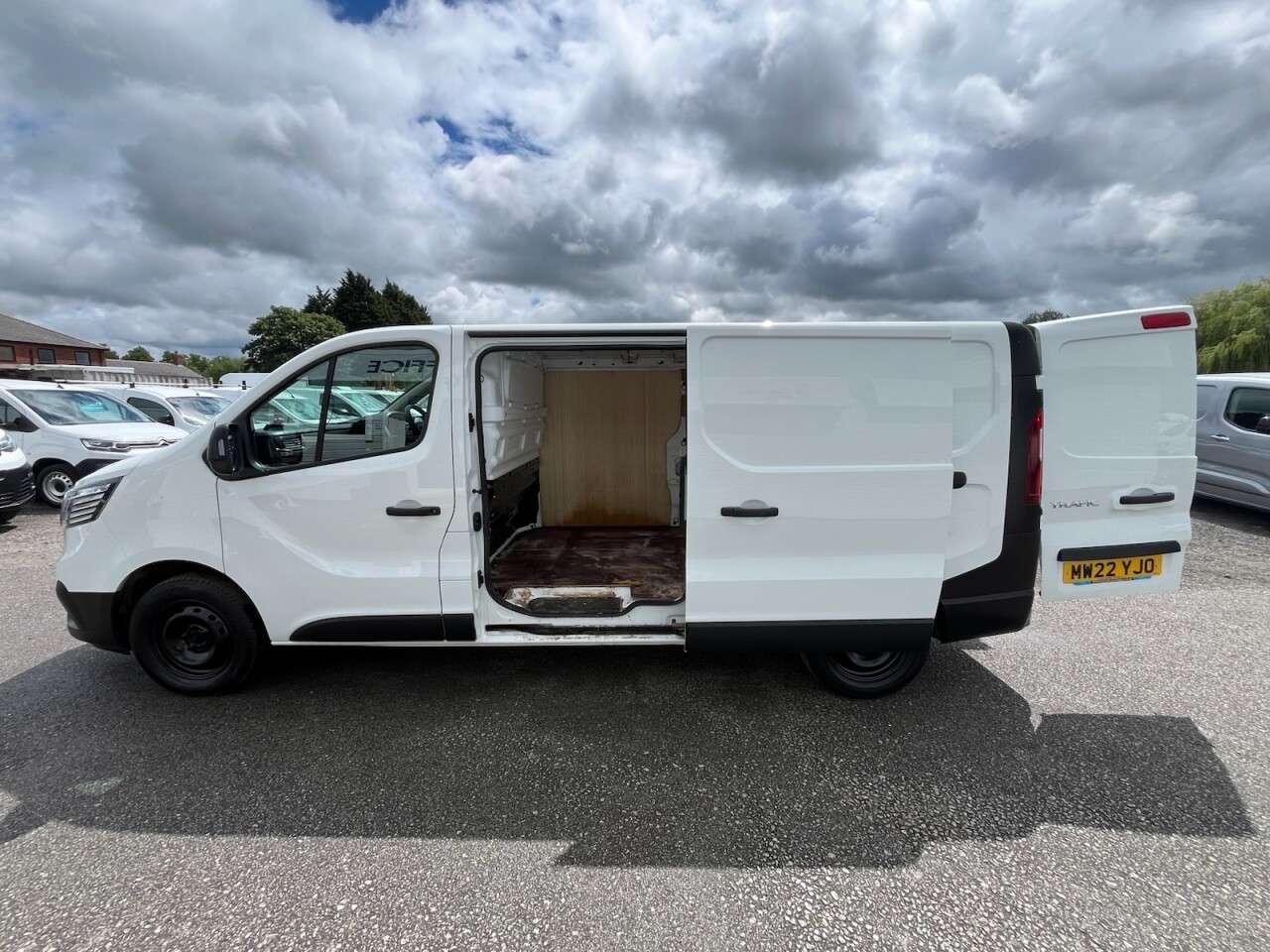 2022 RENAULT TRAFIC 2022 RENAULT TRAFIC