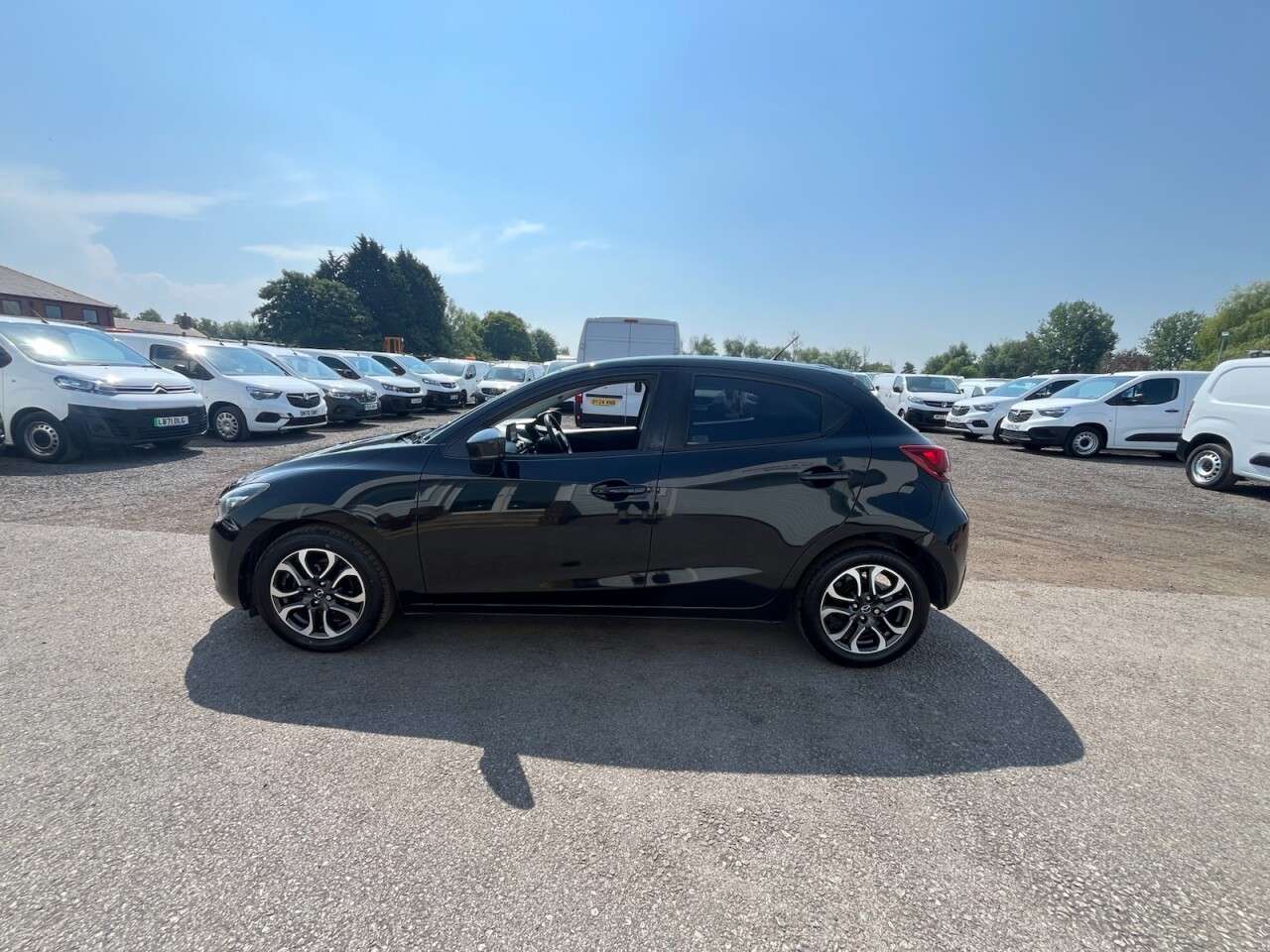 2017 MAZDA MAZDA2 2017 MAZDA MAZDA2
