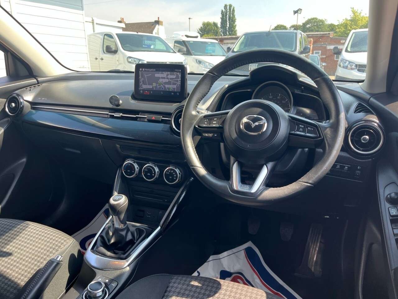 2017 MAZDA MAZDA2 2017 MAZDA MAZDA2