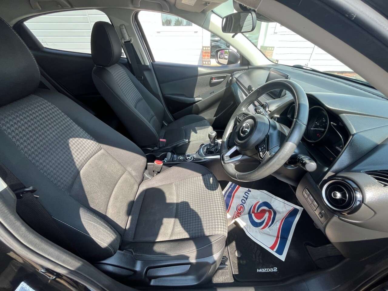 2017 MAZDA MAZDA2 2017 MAZDA MAZDA2