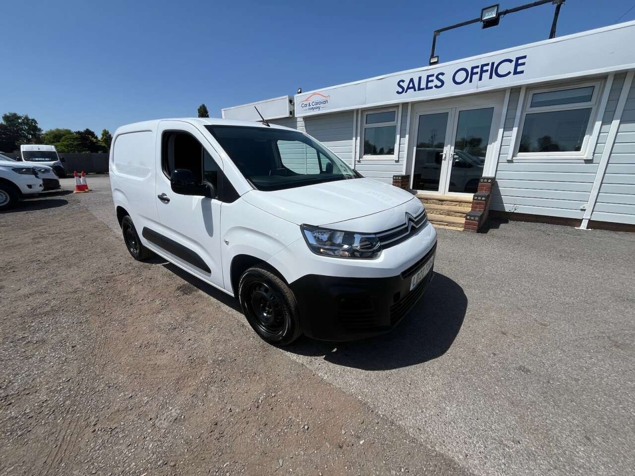 A 2022 CITROEN BERLINGO 1.5 BlueHDi 1000 Enterprise M Pro Panel Van 5dr Diesel Manual SWB Euro 6 (s A 2022 CITROEN BERLINGO 1.5 BlueHDi 1000 Enterprise M Pro Panel Van 5dr Diesel Manual SWB Euro 6 (s