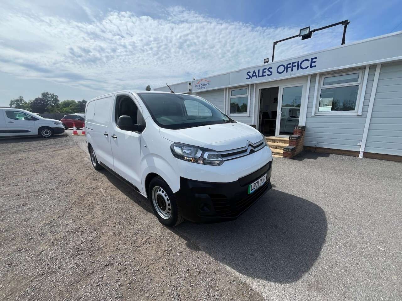 A 2021 CITROEN E-DISPATCH e 1000 75kWh Enterprise Pro M Panel Van 6dr Electric Auto MWB (7.4kW Charge A 2021 CITROEN E-DISPATCH e 1000 75kWh Enterprise Pro M Panel Van 6dr Electric Auto MWB (7.4kW Charge