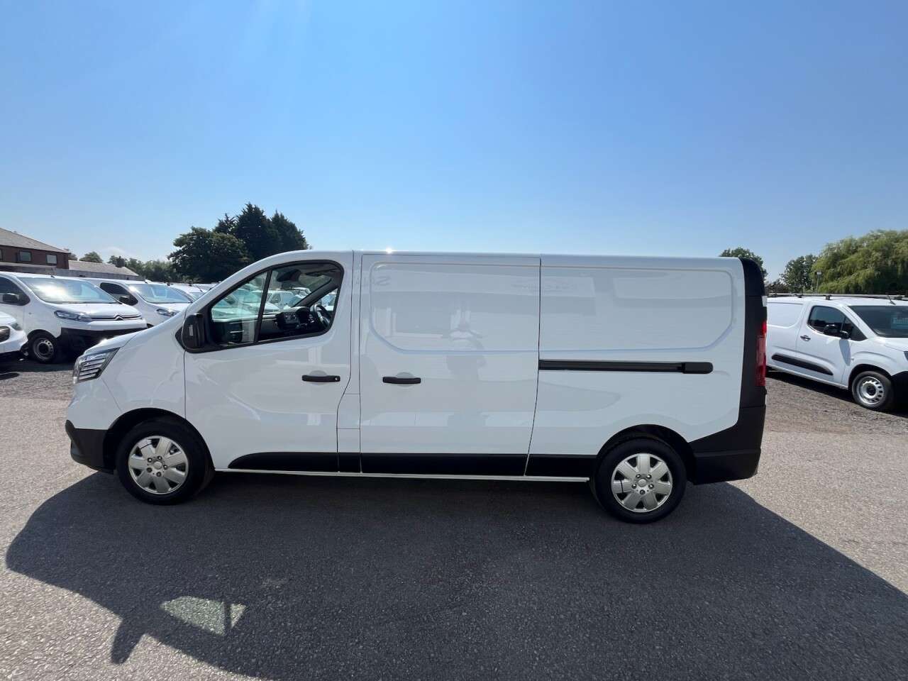 2023 RENAULT TRAFIC 2023 RENAULT TRAFIC