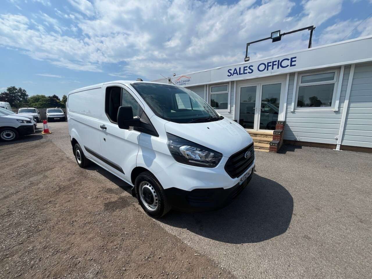 A 2022 FORD TRANSIT CUSTOM 2.0 280 EcoBlue Leader Panel Van 5dr Diesel Manual L1 H1 Euro 6 (s/s) (105 A 2022 FORD TRANSIT CUSTOM 2.0 280 EcoBlue Leader Panel Van 5dr Diesel Manual L1 H1 Euro 6 (s/s) (105