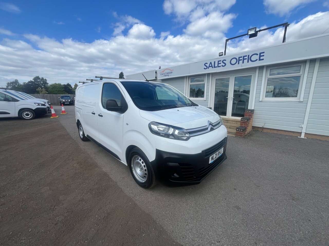 A 2021 CITROEN DISPATCH 1.5 BlueHDi 1000 Enterprise M Panel Van 6dr Diesel Manual FWD 2 Euro 6 (s/s A 2021 CITROEN DISPATCH 1.5 BlueHDi 1000 Enterprise M Panel Van 6dr Diesel Manual FWD 2 Euro 6 (s/s