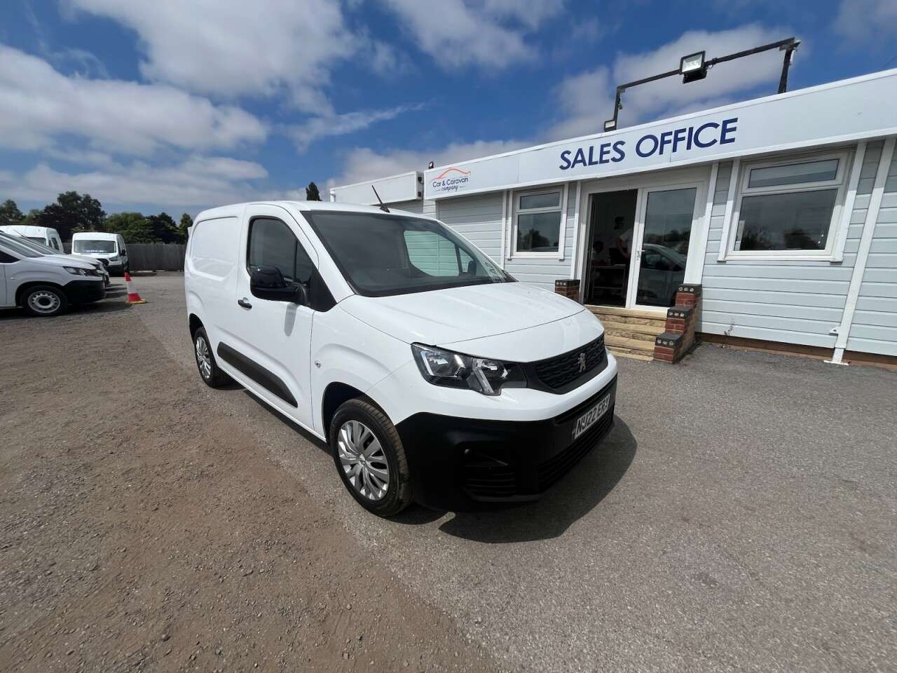 A 2022 PEUGEOT PARTNER 1.5 BlueHDi 1000 Professional Premium Standard Panel Van 5dr Diesel Manual A 2022 PEUGEOT PARTNER 1.5 BlueHDi 1000 Professional Premium Standard Panel Van 5dr Diesel Manual