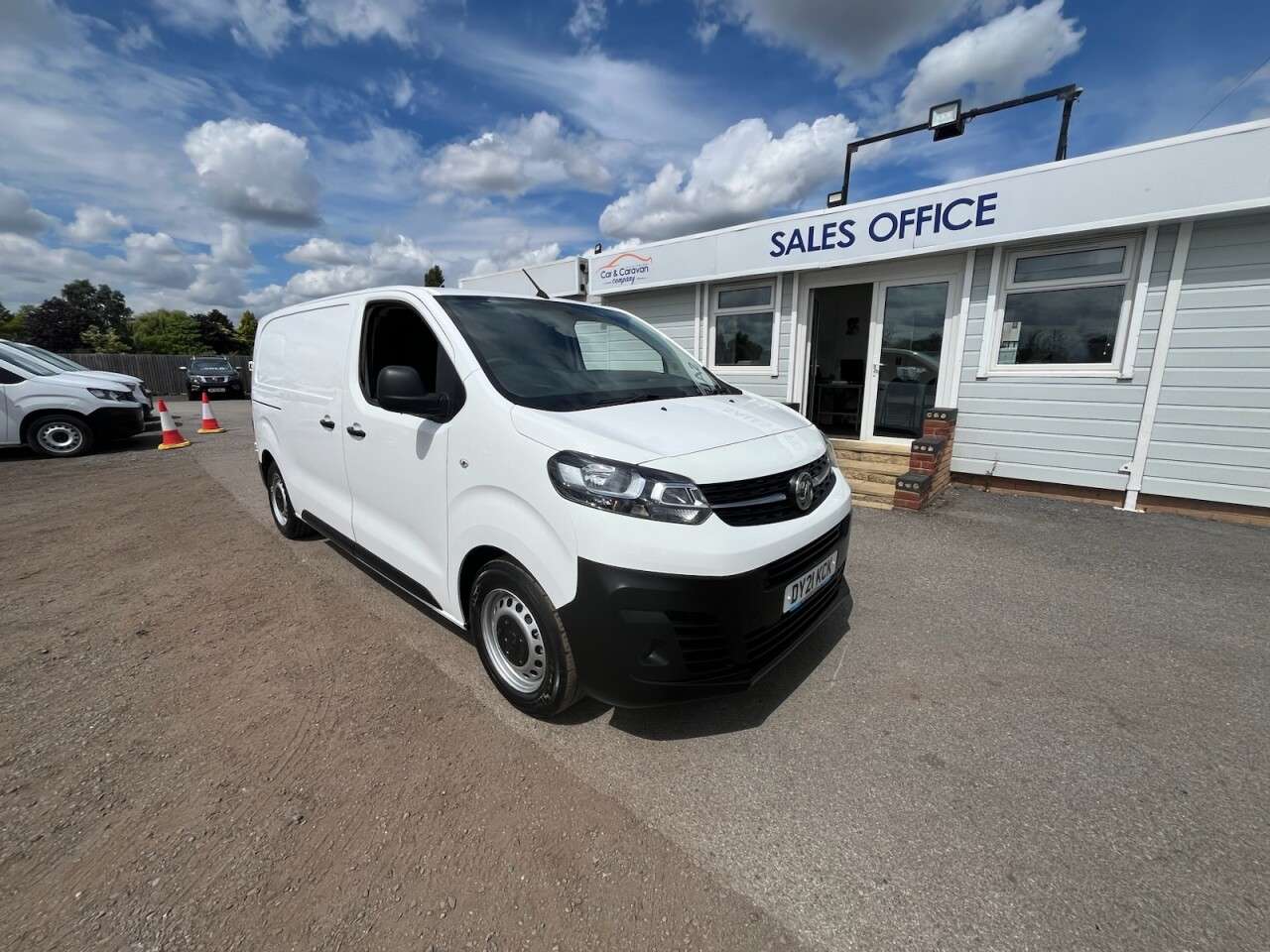 A 2021 VAUXHALL VIVARO 1.5 Turbo D 2700 Edition Panel Van 5dr Diesel Manual L1 H1 Euro 6 (s/s) (10 A 2021 VAUXHALL VIVARO 1.5 Turbo D 2700 Edition Panel Van 5dr Diesel Manual L1 H1 Euro 6 (s/s) (10