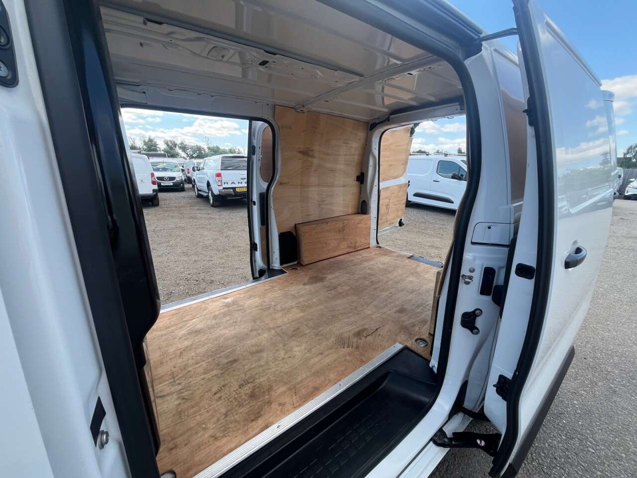 2023 VAUXHALL VIVARO 2023 VAUXHALL VIVARO