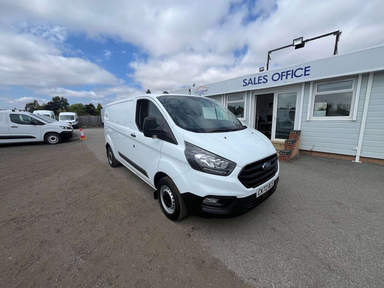 A 2022 FORD TRANSIT CUSTOM 2.0 300 EcoBlue Leader Panel Van 5dr Diesel Manual L2 H1 Euro 6 (s/s) (130 A 2022 FORD TRANSIT CUSTOM 2.0 300 EcoBlue Leader Panel Van 5dr Diesel Manual L2 H1 Euro 6 (s/s) (130