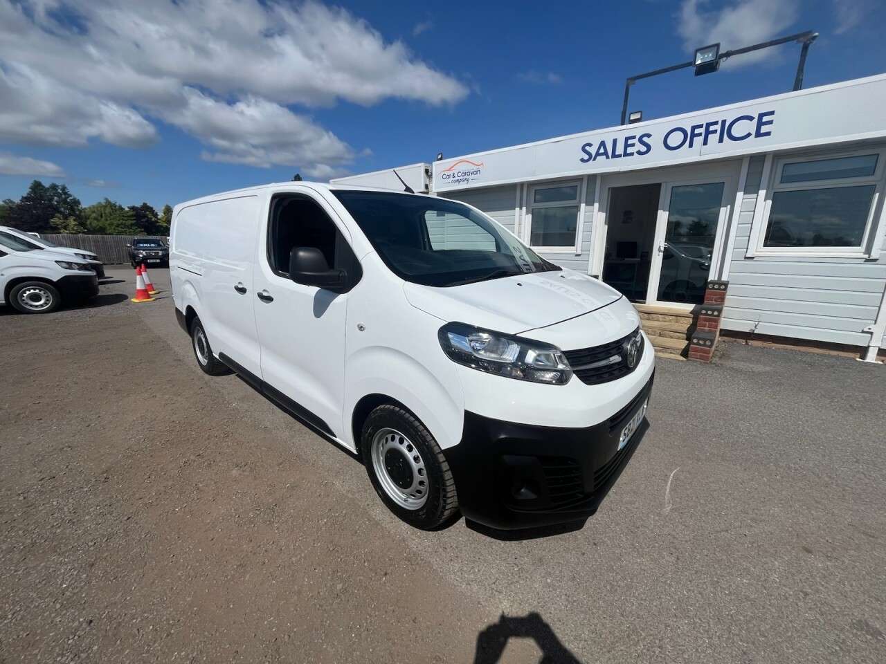 A 2021 VAUXHALL VIVARO 1.5 Turbo D 2900 Edition Panel Van 5dr Diesel Manual L2 H1 Euro 6 (s/s) (10 A 2021 VAUXHALL VIVARO 1.5 Turbo D 2900 Edition Panel Van 5dr Diesel Manual L2 H1 Euro 6 (s/s) (10