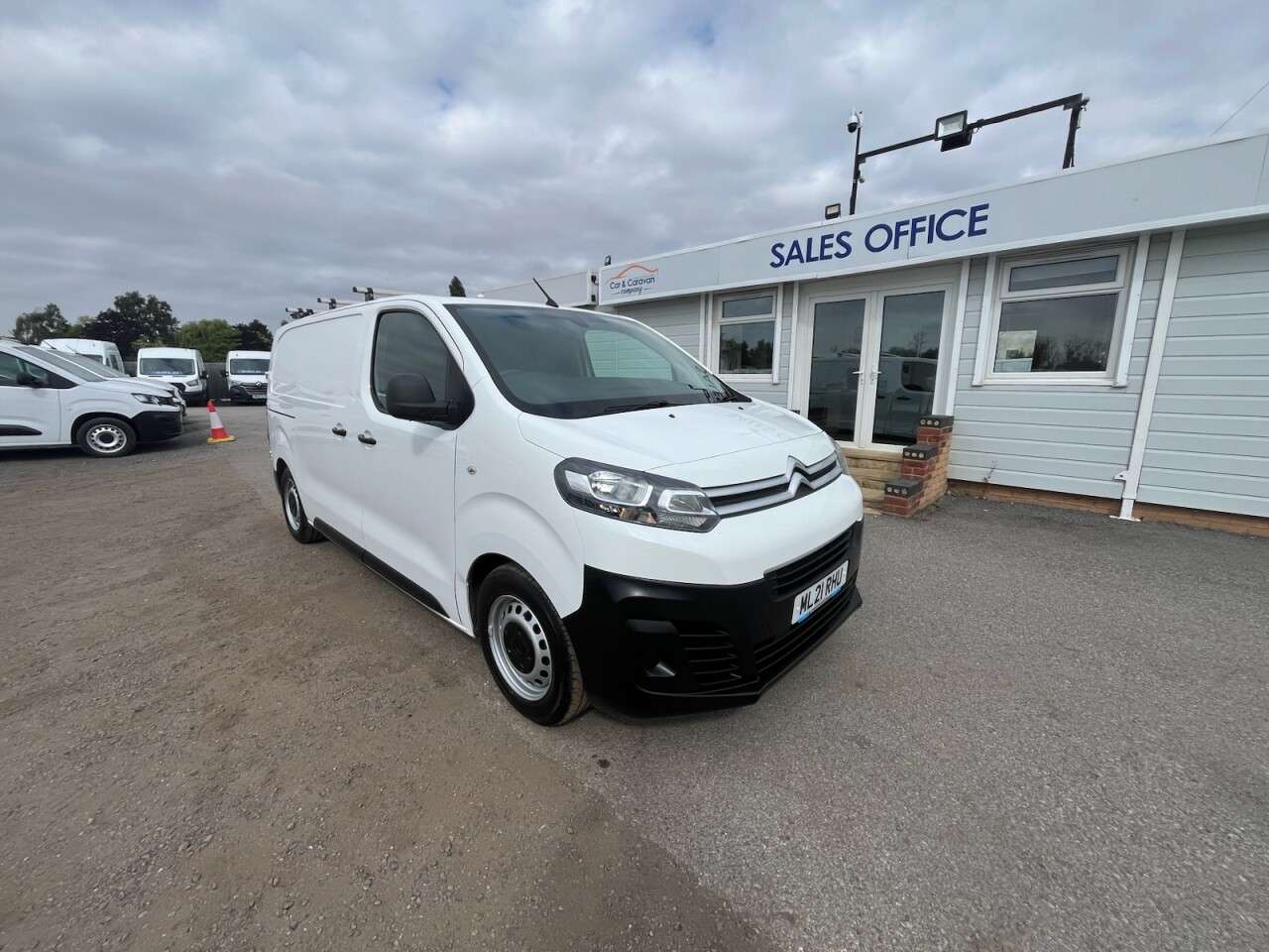 A 2021 CITROEN DISPATCH 1.5 BlueHDi 1000 Enterprise M Panel Van 6dr Diesel Manual FWD 2 Euro 6 (s/s A 2021 CITROEN DISPATCH 1.5 BlueHDi 1000 Enterprise M Panel Van 6dr Diesel Manual FWD 2 Euro 6 (s/s
