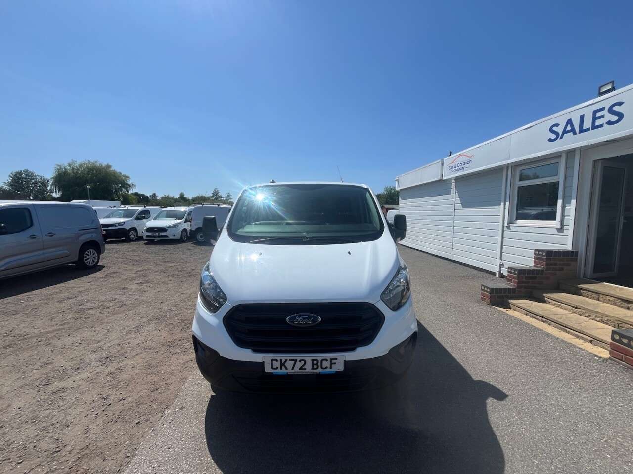 A 2022 FORD TRANSIT CUSTOM 2.0 300 EcoBlue Leader Panel Van 5dr Diesel Manual L2 H1 Euro 6 (s/s) (130 A 2022 FORD TRANSIT CUSTOM 2.0 300 EcoBlue Leader Panel Van 5dr Diesel Manual L2 H1 Euro 6 (s/s) (130