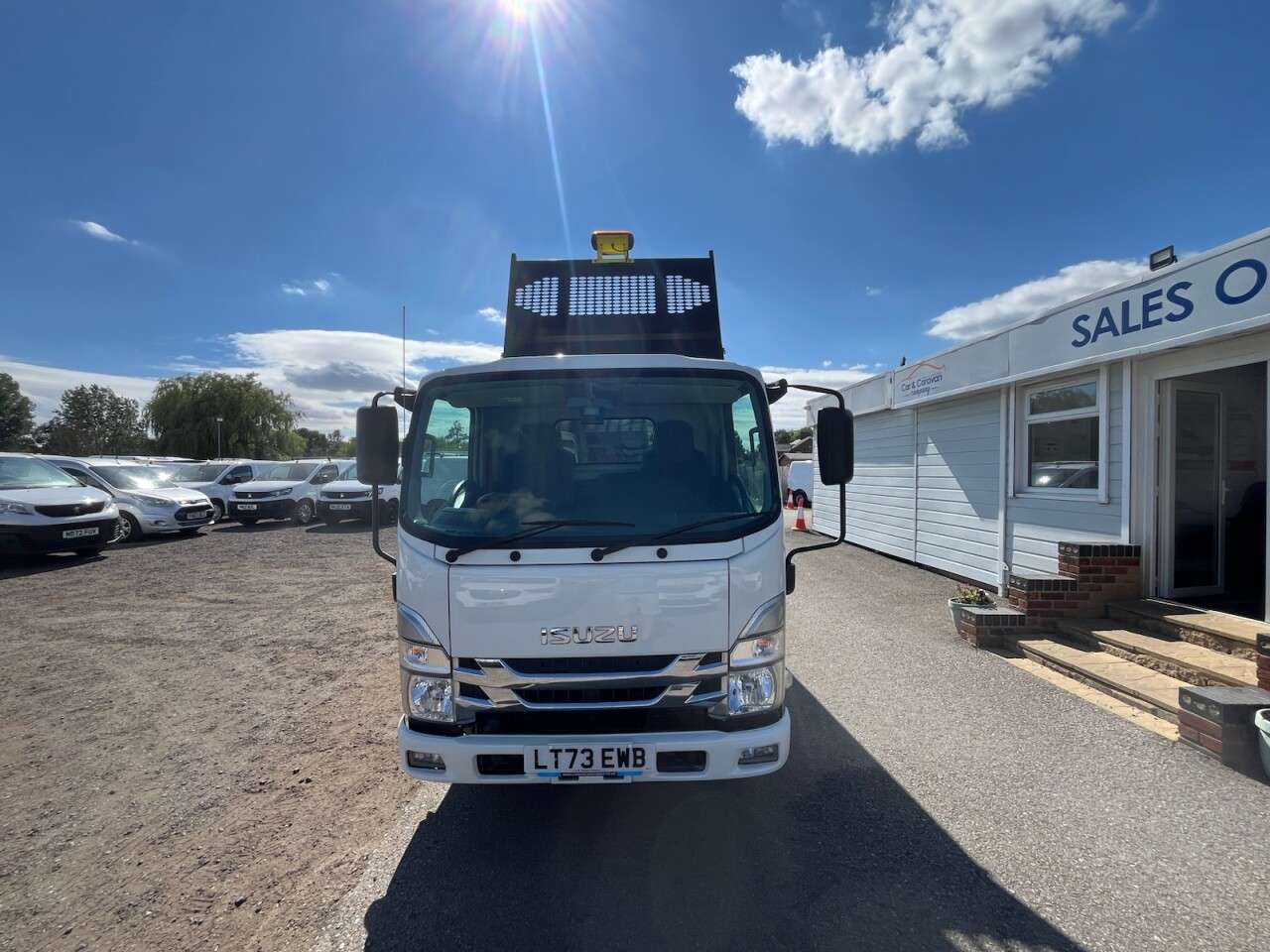 A 2023 ISUZU GRAFTER 1.9D N35 Green Tipper 2dr Diesel Manual RWD SWB Euro 6 (SRW) (125 ps) FINAN A 2023 ISUZU GRAFTER 1.9D N35 Green Tipper 2dr Diesel Manual RWD SWB Euro 6 (SRW) (125 ps) FINAN