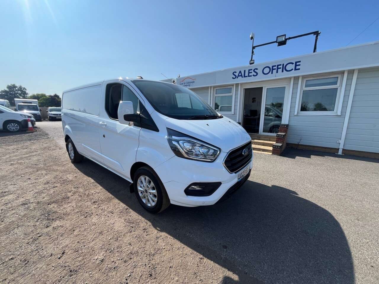 A 2023 FORD TRANSIT CUSTOM 2.0 300 EcoBlue Limited Panel Van 5dr Diesel Manual L2 H1 Euro 6 (s/s) (130 A 2023 FORD TRANSIT CUSTOM 2.0 300 EcoBlue Limited Panel Van 5dr Diesel Manual L2 H1 Euro 6 (s/s) (130