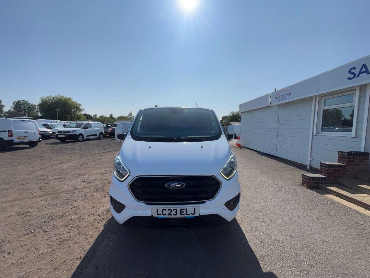 A 2023 FORD TRANSIT CUSTOM 2.0 300 EcoBlue Limited Panel Van 5dr Diesel Manual L2 H1 Euro 6 (s/s) (130 A 2023 FORD TRANSIT CUSTOM 2.0 300 EcoBlue Limited Panel Van 5dr Diesel Manual L2 H1 Euro 6 (s/s) (130
