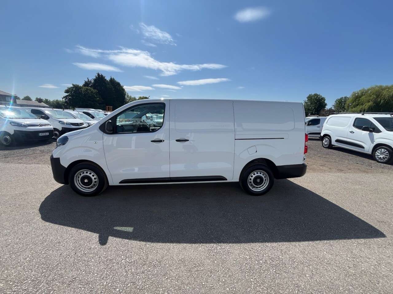 2025 VAUXHALL VIVARO 2025 VAUXHALL VIVARO