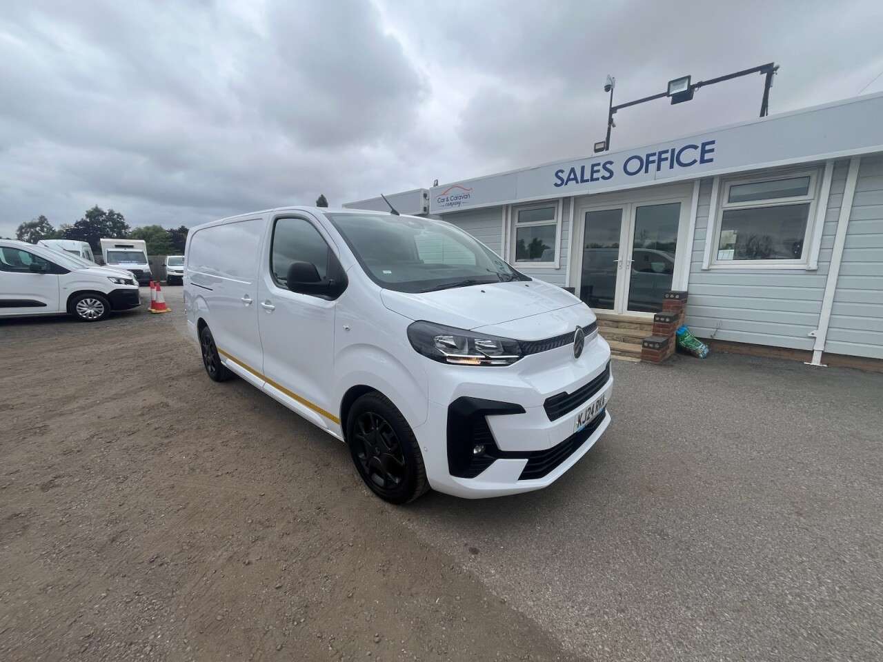 A 2024 CITROEN DISPATCH 1.5 BlueHDi Driver XL Panel Van 6dr Diesel Manual LWB Euro 6 (s/s) (120 ps) A 2024 CITROEN DISPATCH 1.5 BlueHDi Driver XL Panel Van 6dr Diesel Manual LWB Euro 6 (s/s) (120 ps)