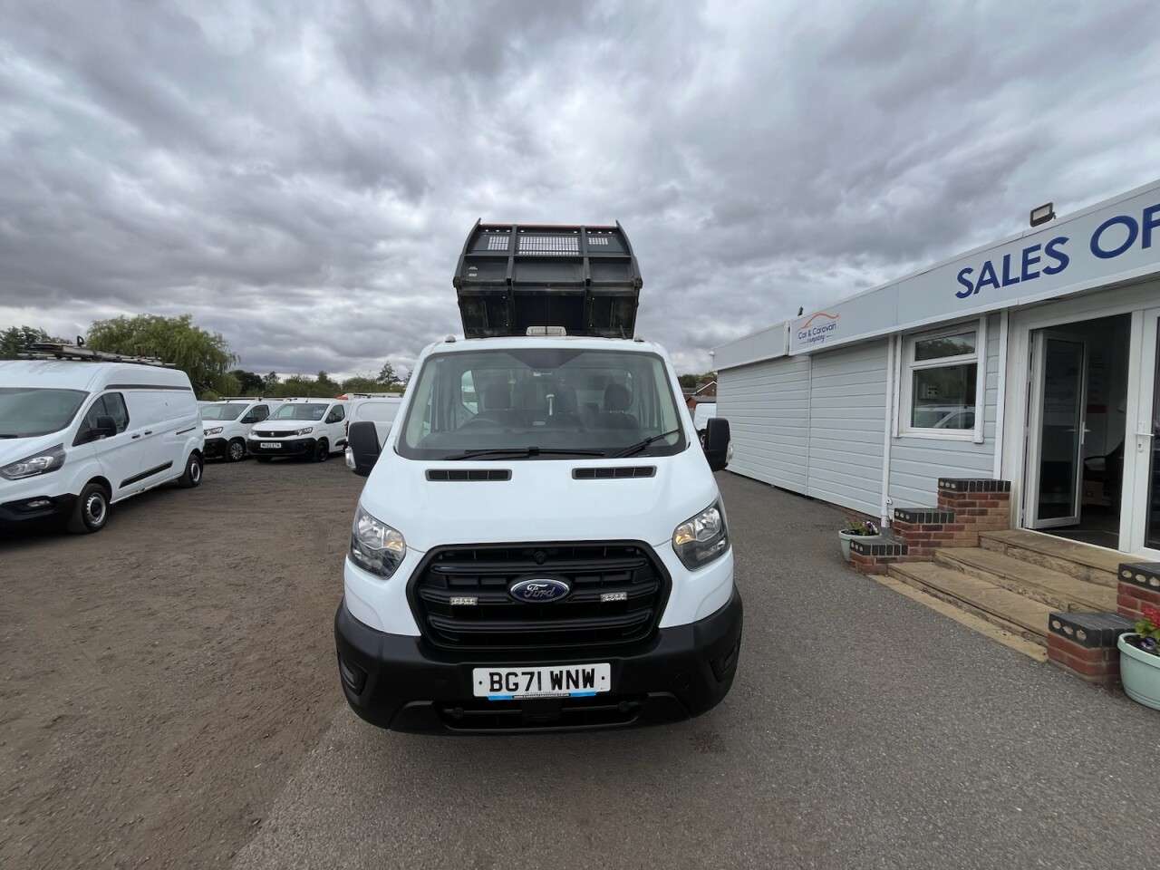 A 2021 FORD TRANSIT 2.0 350 EcoBlue Leader Tipper 2dr Diesel Manual FWD L2 Euro 6 (s/s) (1-Stop A 2021 FORD TRANSIT 2.0 350 EcoBlue Leader Tipper 2dr Diesel Manual FWD L2 Euro 6 (s/s) (1-Stop