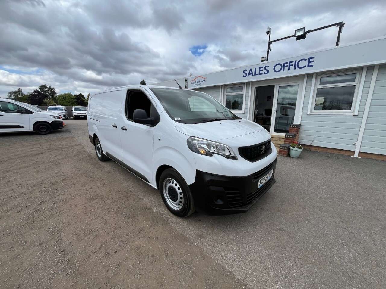 A 2023 PEUGEOT EXPERT 1.5 BlueHDi 1000 Professional Premium Long Panel Van 6dr Diesel Manual LWB A 2023 PEUGEOT EXPERT 1.5 BlueHDi 1000 Professional Premium Long Panel Van 6dr Diesel Manual LWB