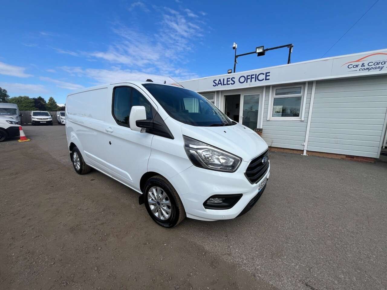 A 2023 FORD TRANSIT CUSTOM 2.0 300 EcoBlue Limited Panel Van 5dr Diesel Manual L1 H1 Euro 6 (s/s) (130 A 2023 FORD TRANSIT CUSTOM 2.0 300 EcoBlue Limited Panel Van 5dr Diesel Manual L1 H1 Euro 6 (s/s) (130