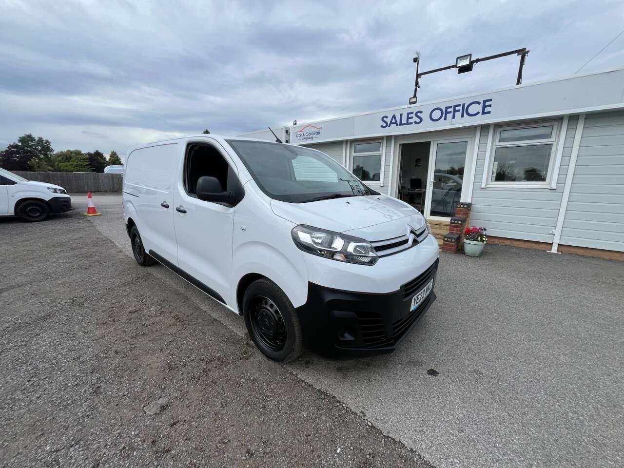 A 2023 CITROEN DISPATCH 1.5 BlueHDi 1000 Enterprise Edition M Panel Van 6dr Diesel Manual FWD 2 Eur A 2023 CITROEN DISPATCH 1.5 BlueHDi 1000 Enterprise Edition M Panel Van 6dr Diesel Manual FWD 2 Eur