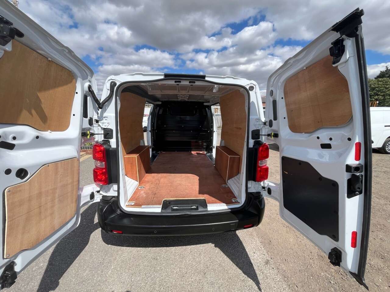 2023 VAUXHALL VIVARO 2023 VAUXHALL VIVARO