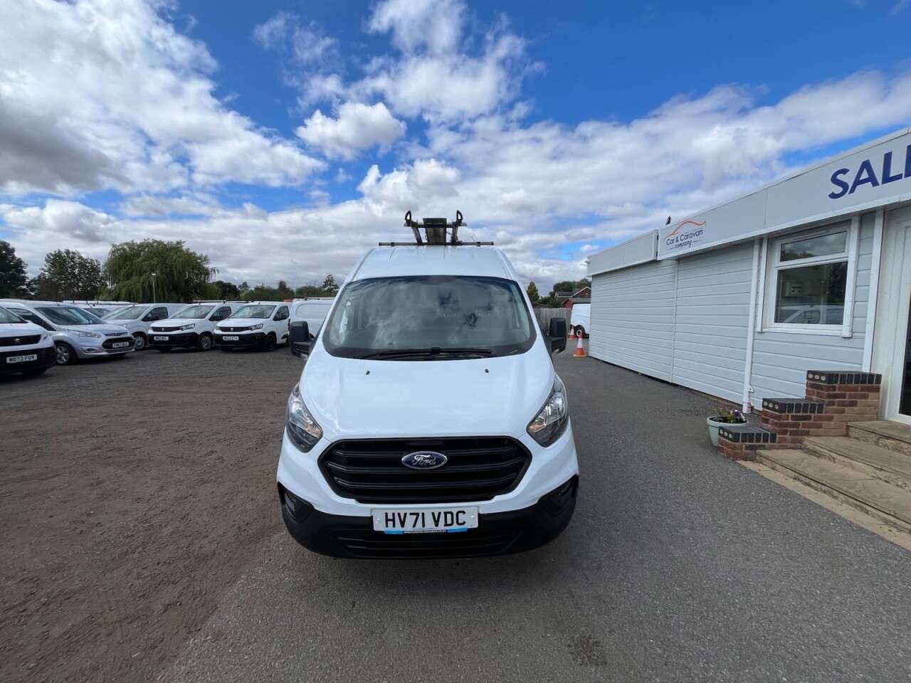 A 2021 FORD TRANSIT CUSTOM 2.0 300 EcoBlue Leader Panel Van 5dr Diesel Manual L2 H2 Euro 6 (s/s) (130 A 2021 FORD TRANSIT CUSTOM 2.0 300 EcoBlue Leader Panel Van 5dr Diesel Manual L2 H2 Euro 6 (s/s) (130