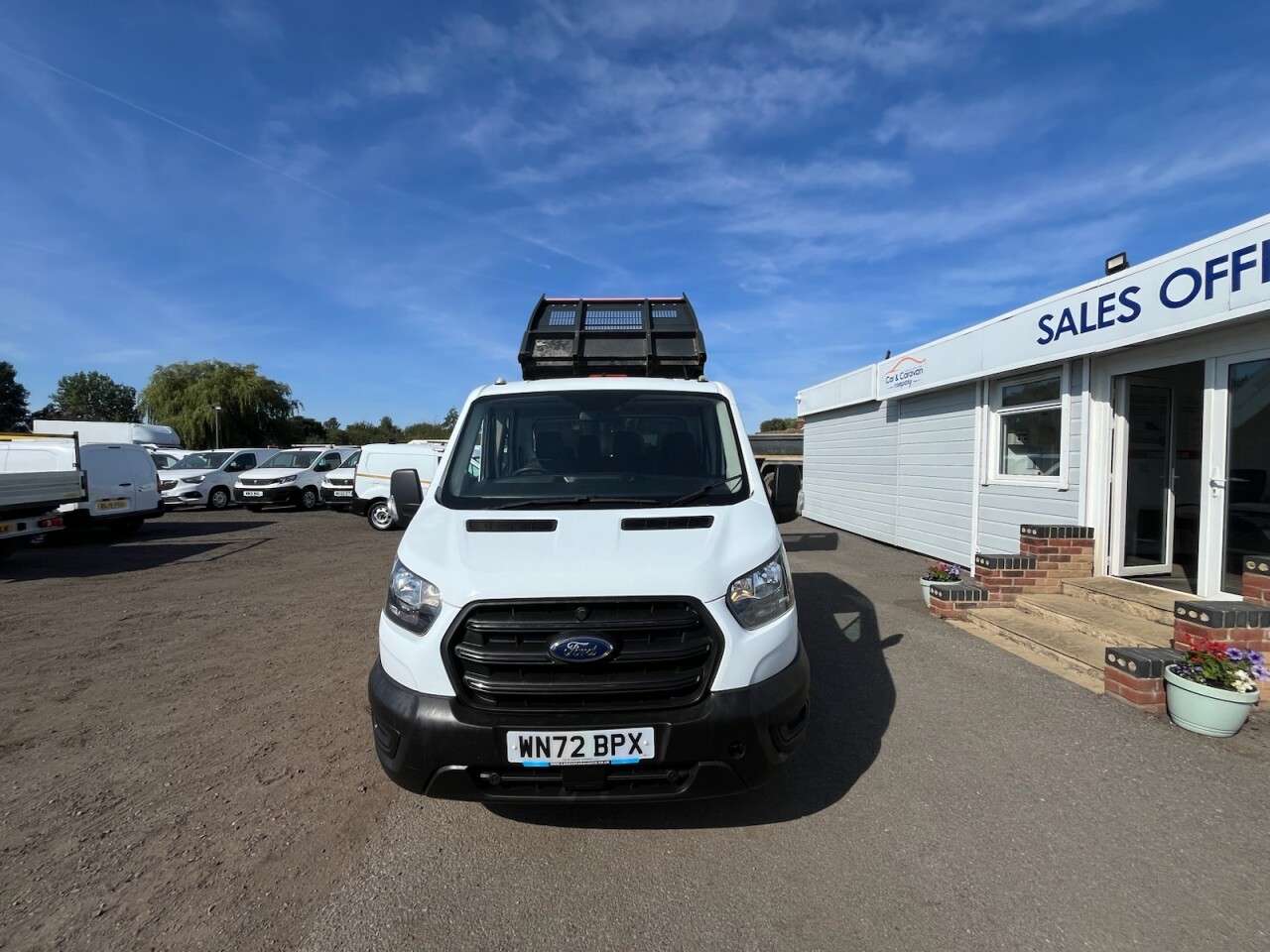 A 2022 FORD TRANSIT 2.0 350 EcoBlue Leader Double Cab Tipper 4dr Diesel Manual RWD L3 Euro 6 (s A 2022 FORD TRANSIT 2.0 350 EcoBlue Leader Double Cab Tipper 4dr Diesel Manual RWD L3 Euro 6 (s