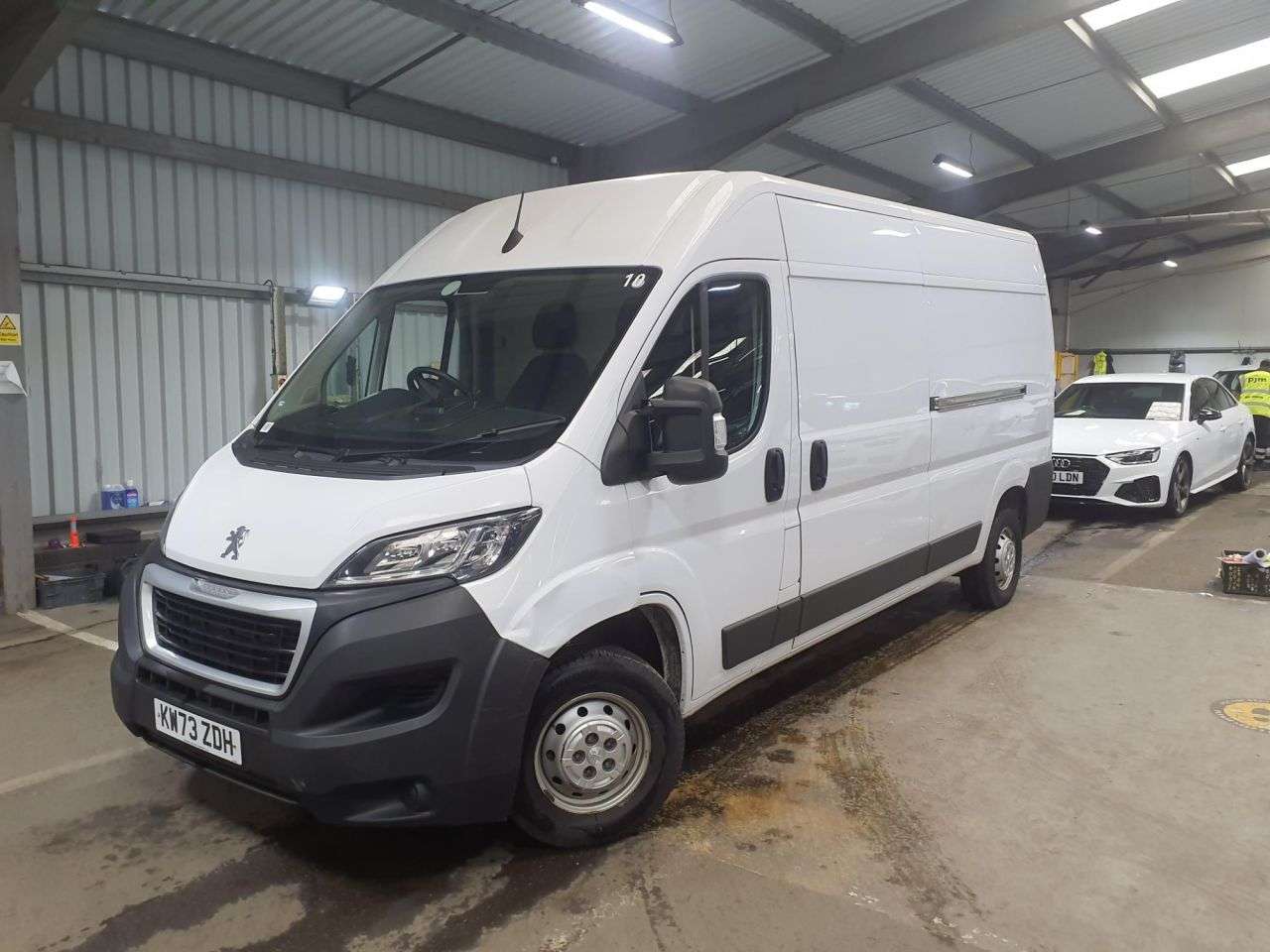 A 2023 PEUGEOT BOXER 2.2 BlueHDi 335 Professional Premium + Panel Van 5dr Diesel Manual L3 H2 Eu A 2023 PEUGEOT BOXER 2.2 BlueHDi 335 Professional Premium + Panel Van 5dr Diesel Manual L3 H2 Eu