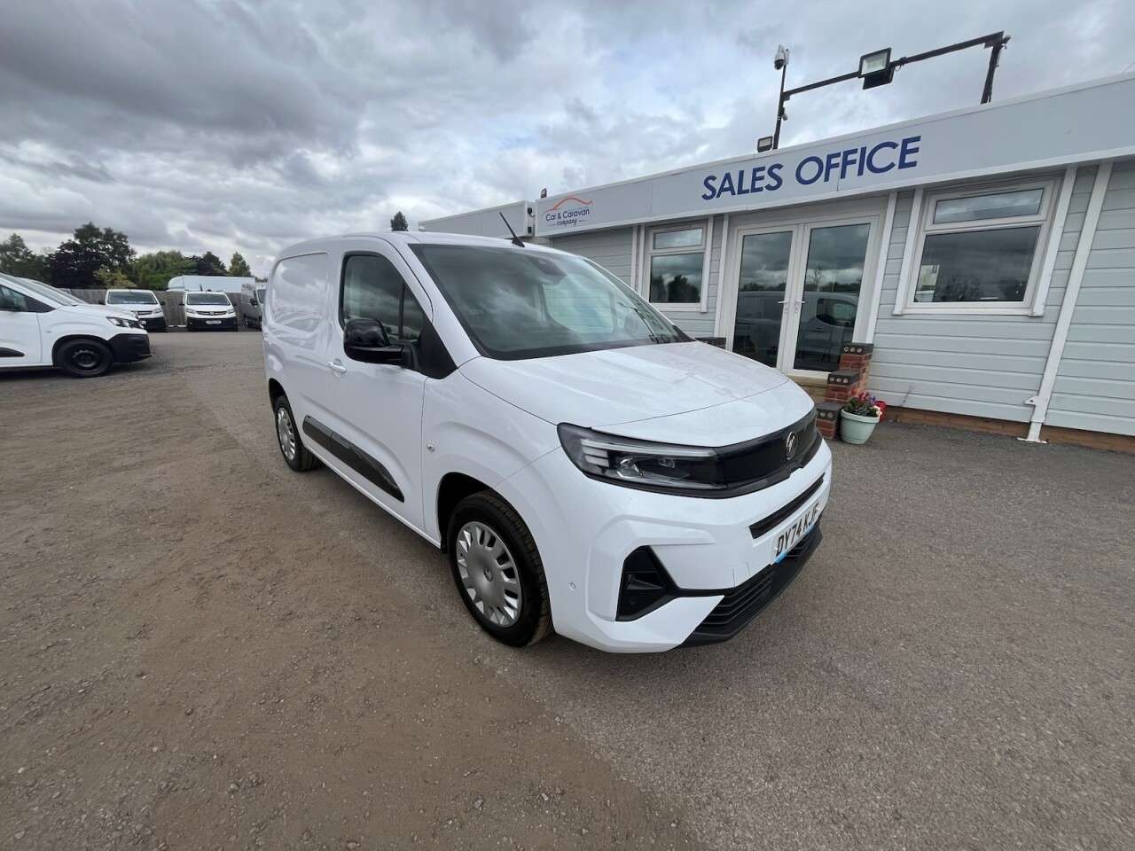 A 2024 VAUXHALL COMBO 1.5 Turbo D 2300 Pro Panel Van 5dr Diesel Manual SWB Euro 6 (s/s) (130 ps) A 2024 VAUXHALL COMBO 1.5 Turbo D 2300 Pro Panel Van 5dr Diesel Manual SWB Euro 6 (s/s) (130 ps)