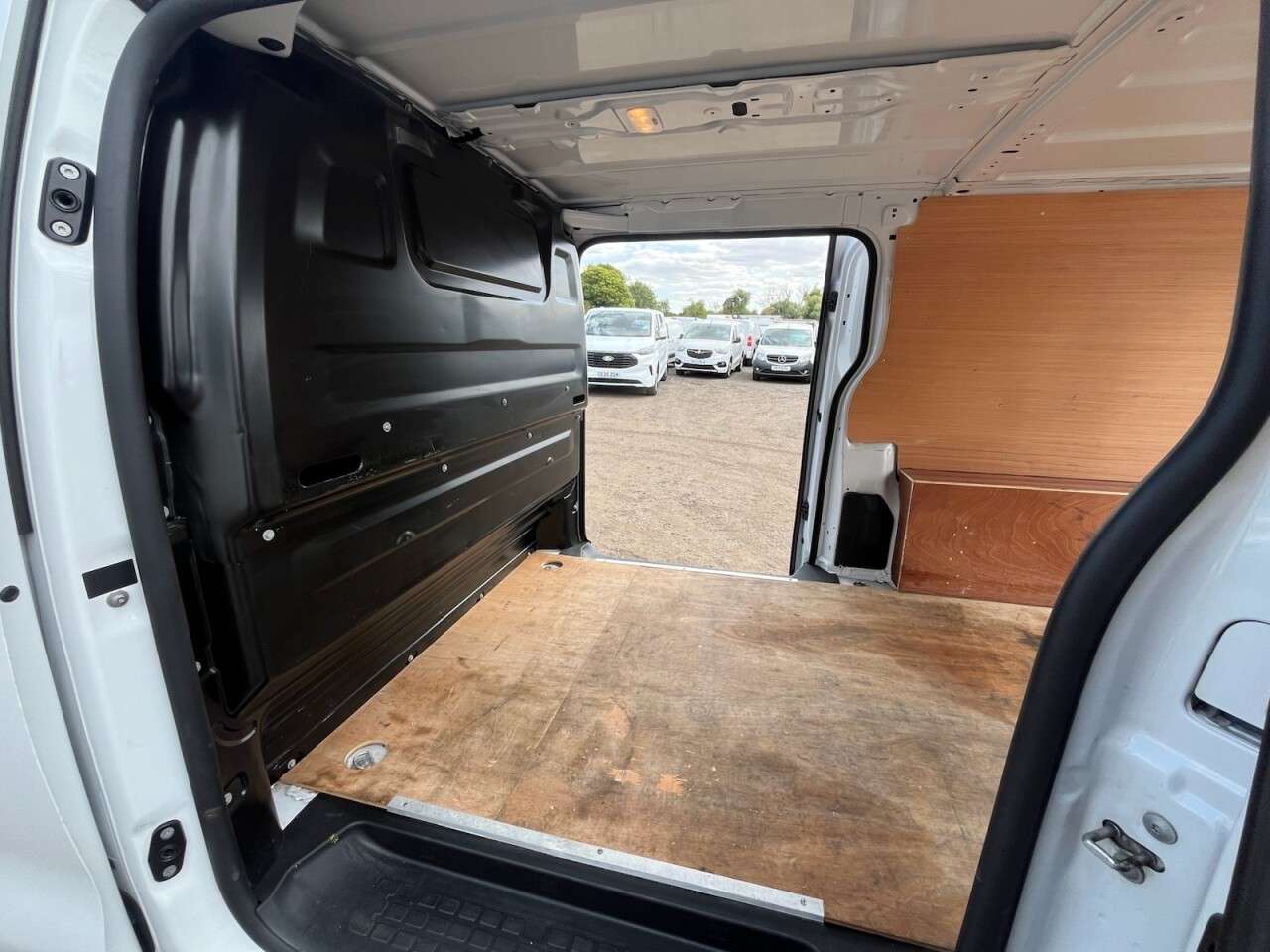 2023 VAUXHALL VIVARO 2023 VAUXHALL VIVARO
