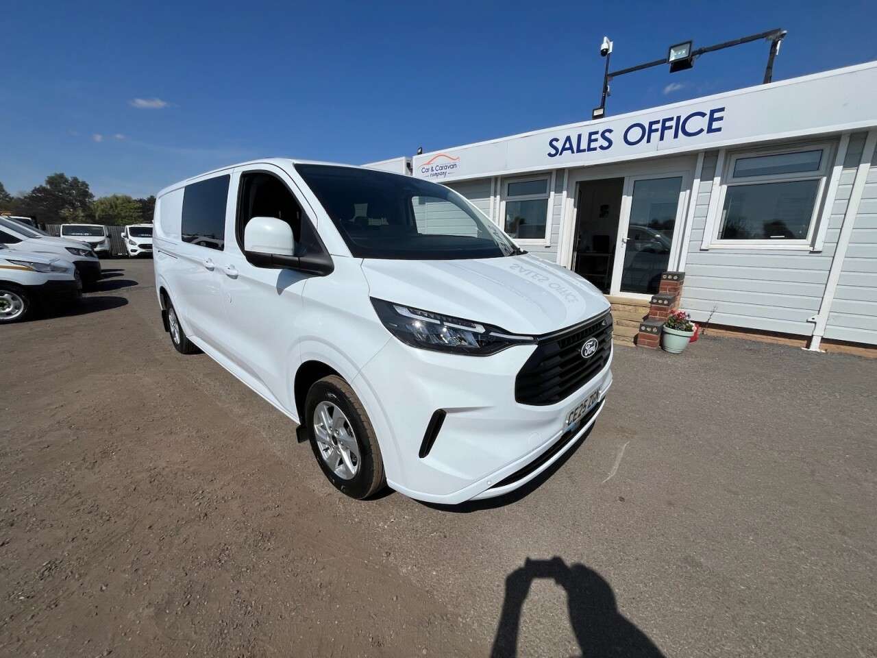 A 2025 FORD TRANSIT CUSTOM 2.0 320 EcoBlue Limited Crew Van Double Cab 5dr Diesel Manual L2 H1 Euro 6 A 2025 FORD TRANSIT CUSTOM 2.0 320 EcoBlue Limited Crew Van Double Cab 5dr Diesel Manual L2 H1 Euro 6