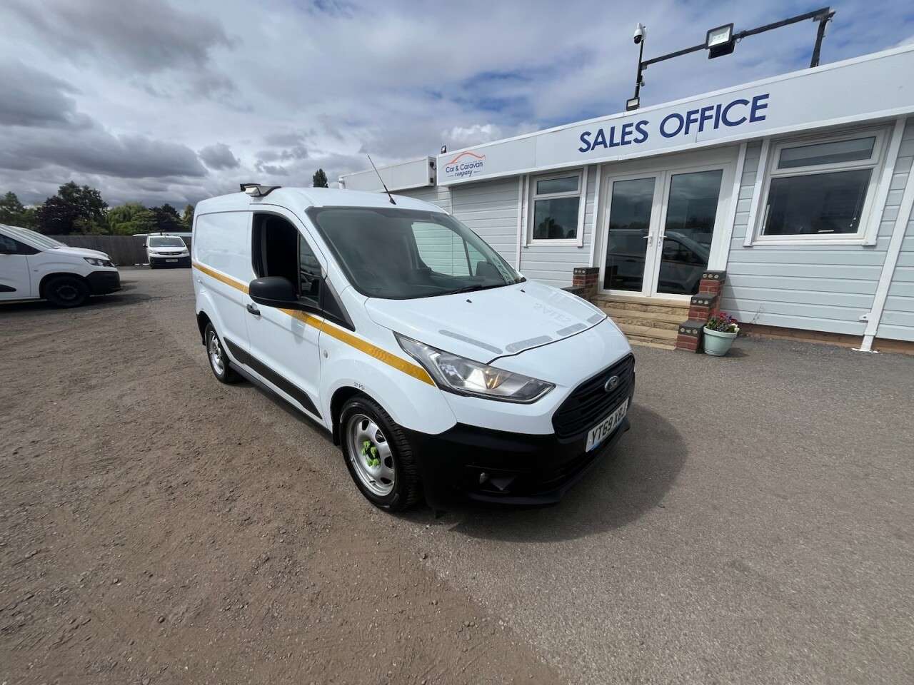 A 2019 FORD TRANSIT CONNECT 1.5 220 EcoBlue Leader Panel Van 5dr Diesel Manual L1 Euro 6 (s/s) (100 ps) A 2019 FORD TRANSIT CONNECT 1.5 220 EcoBlue Leader Panel Van 5dr Diesel Manual L1 Euro 6 (s/s) (100 ps)