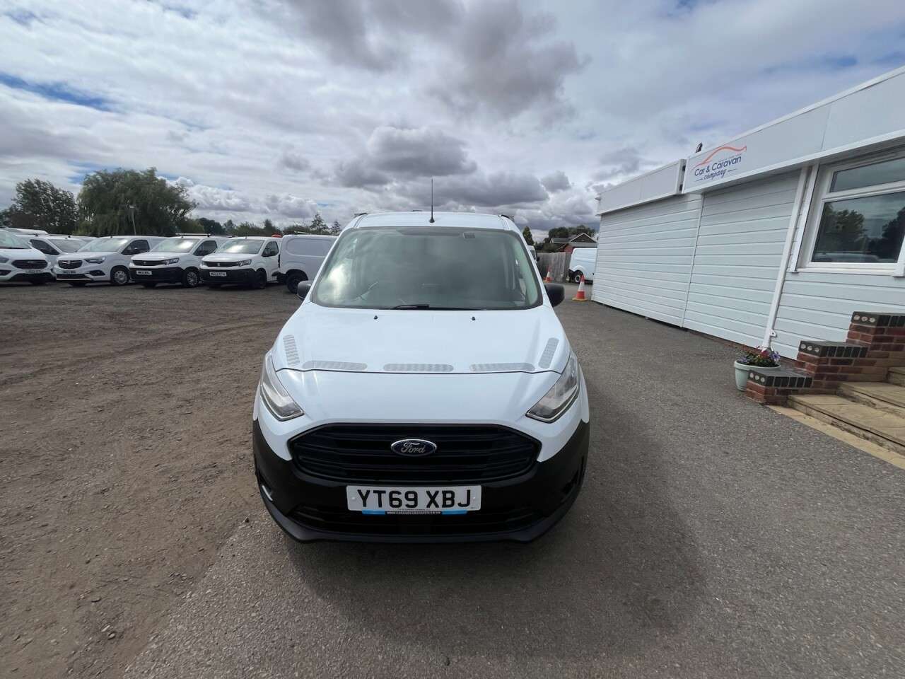 A 2019 FORD TRANSIT CONNECT 1.5 220 EcoBlue Leader Panel Van 5dr Diesel Manual L1 Euro 6 (s/s) (100 ps) A 2019 FORD TRANSIT CONNECT 1.5 220 EcoBlue Leader Panel Van 5dr Diesel Manual L1 Euro 6 (s/s) (100 ps)