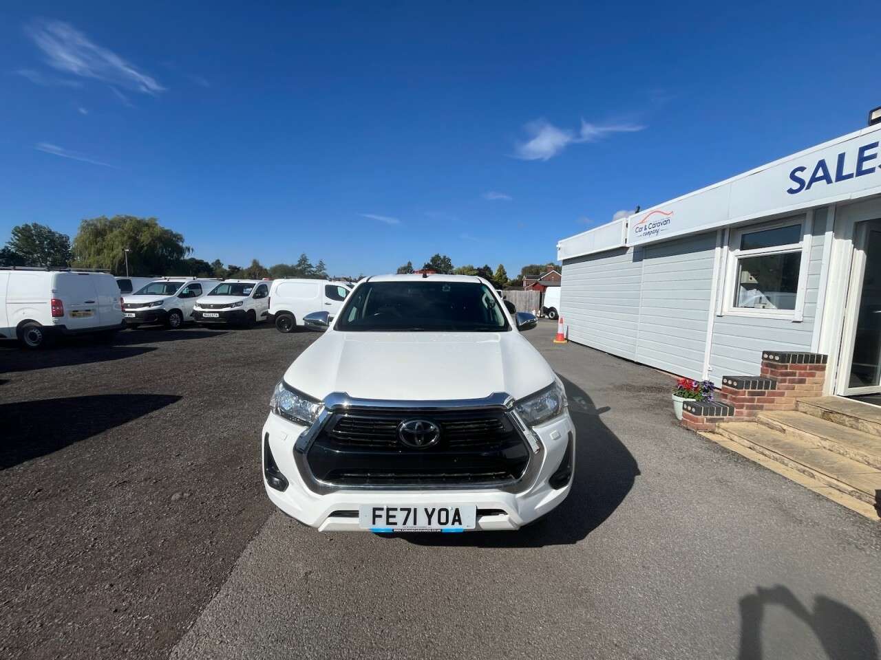 A 2021 TOYOTA HI-LUX 2.4 D-4D Icon Pickup Double Cab 4dr Diesel Auto 4WD Euro 6 (s/s) (150 ps) F A 2021 TOYOTA HI-LUX 2.4 D-4D Icon Pickup Double Cab 4dr Diesel Auto 4WD Euro 6 (s/s) (150 ps) F
