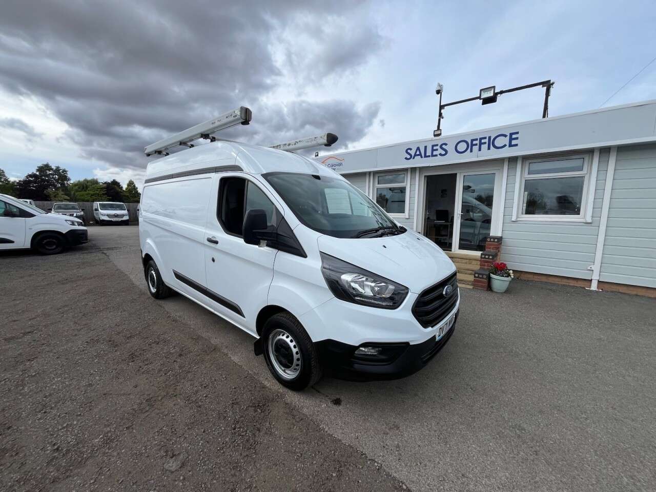 A 2021 FORD TRANSIT CUSTOM 2.0 300 EcoBlue Leader Panel Van 5dr Diesel Manual L2 H2 Euro 6 (s/s) (130 A 2021 FORD TRANSIT CUSTOM 2.0 300 EcoBlue Leader Panel Van 5dr Diesel Manual L2 H2 Euro 6 (s/s) (130